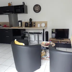 https://agreable-appartement-t2-avec-piscine.midi-pyreneeshotels.com